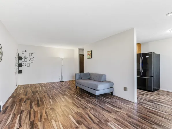 4101 Parklawn Ave APT 104, Edina, MN 55435