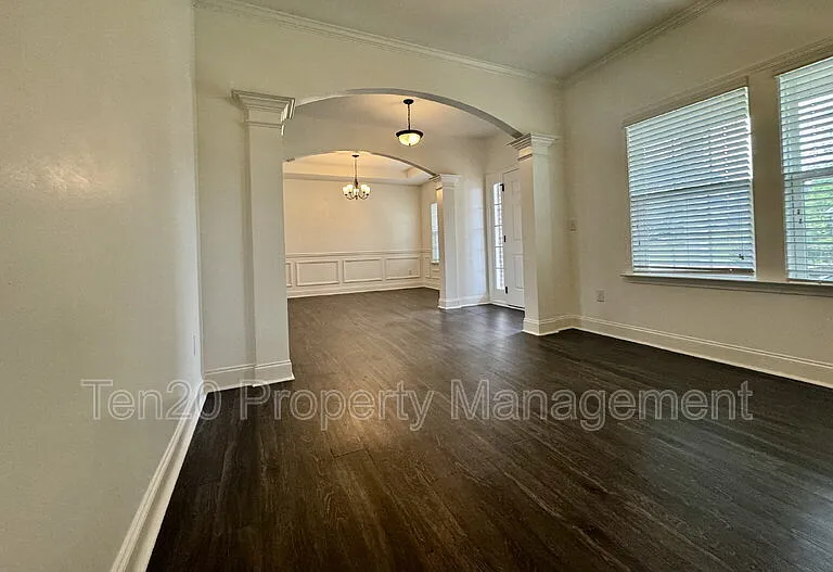5037 Lexington Ln — Photo 4