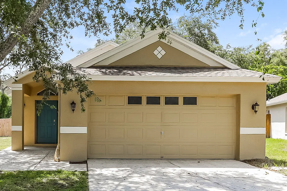 3 bed, 2.0 bath, 1314 sqft, $2,200 — Photo 1