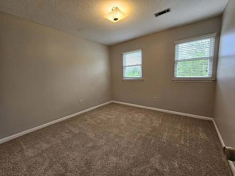 2319 Hydas Ln — Photo 10