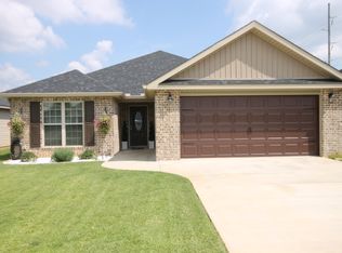 105 Crossing Pl, Warner Robins, GA 31088