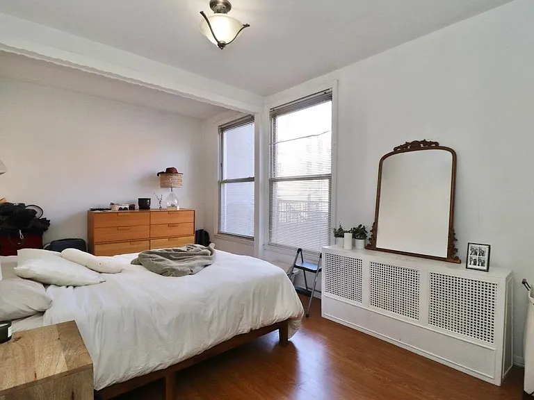 270 Montgomery St #2 — Photo 18