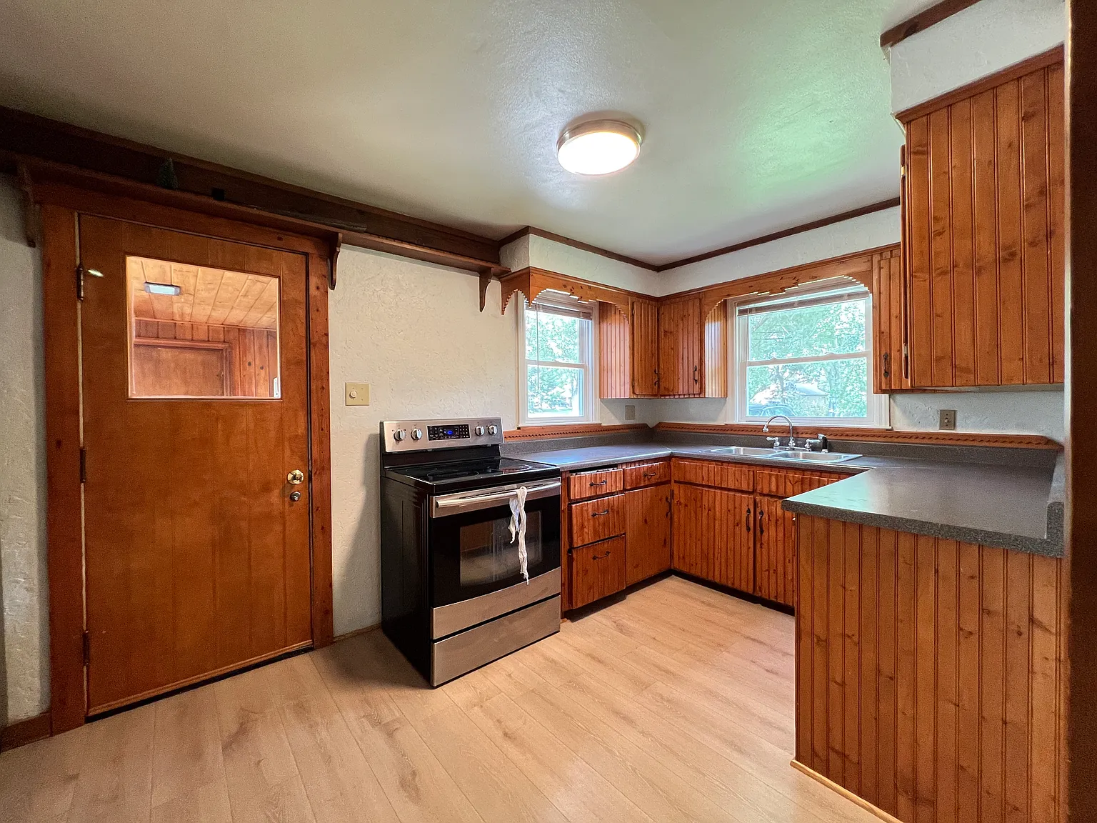 3 bed, 2.5 bath, 2008 sqft, $2,500 — Photo 4
