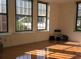 700 Locust St #3B, Philadelphia, PA 19106