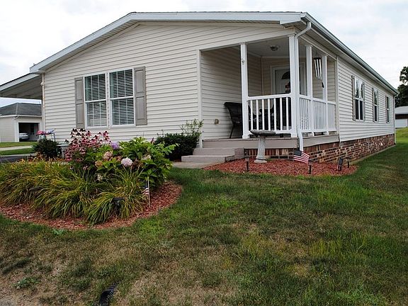 2nd image of 612 Primrose Ln E