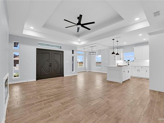 3rd image of 3312 E Alexa St