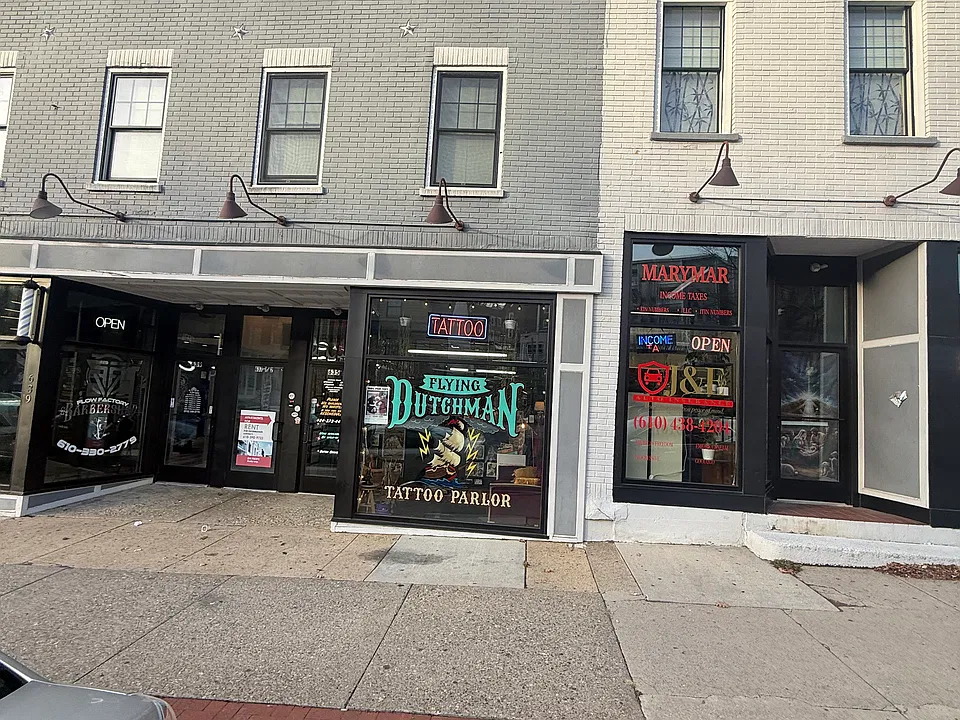 633 Northampton St #6