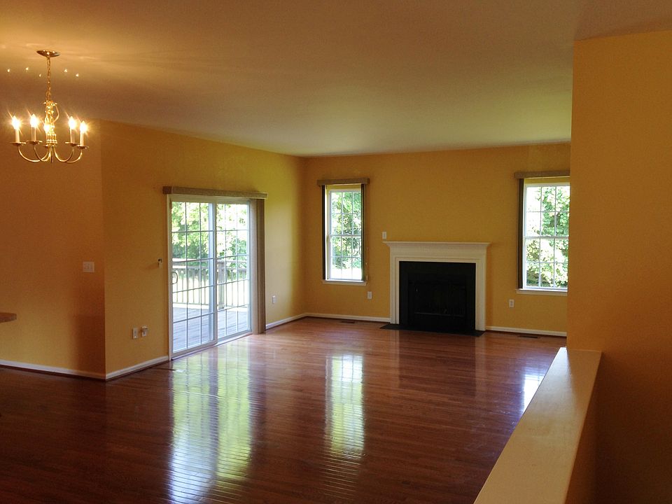 2nd image of 306 Woodland St