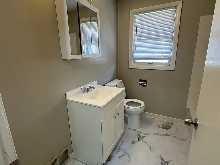 421 Hosmer St #1 — Photo 11