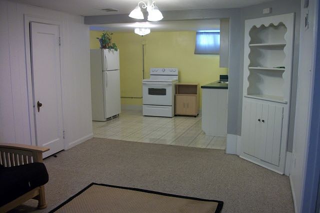 1st image of 333 1/2 Alderson Ave