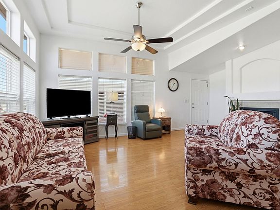 3rd image of 500 10th St #119