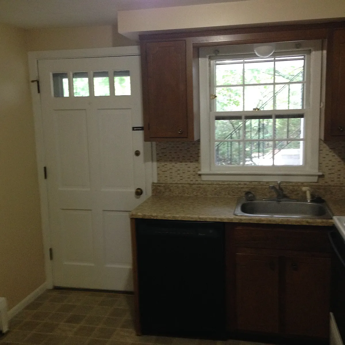 Building Photo - 110 Wilcox Ave #1