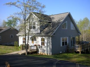 95 Edgehill Spur Rd, Byrdstown, TN 38549