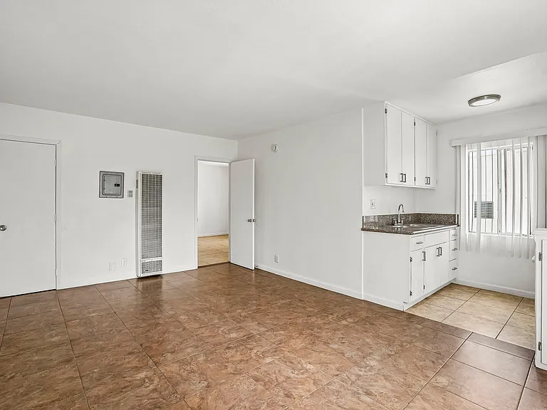 3867 Potomac Ave. — Photo 30