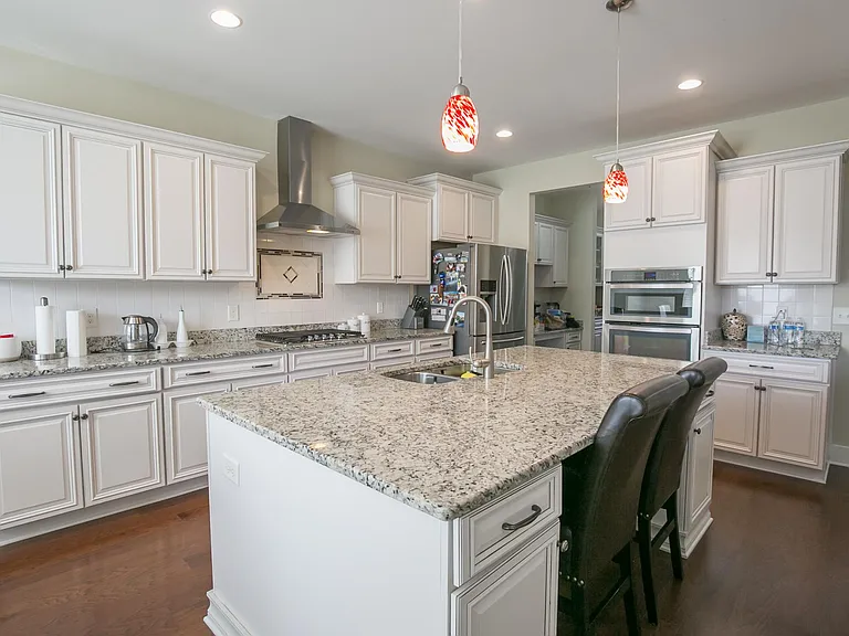 632 Newcomb St — Photo 42