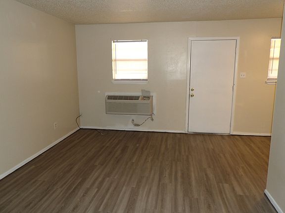 2nd image of 1707 SW B Ave APT A1