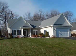 49 Albury Dr, Rochester, NY 14626