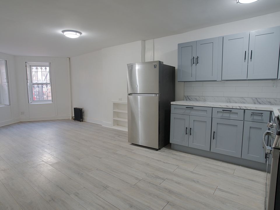 1st image of 459 Halsey St APT 1