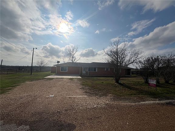 3rd image of 230 County Road 210