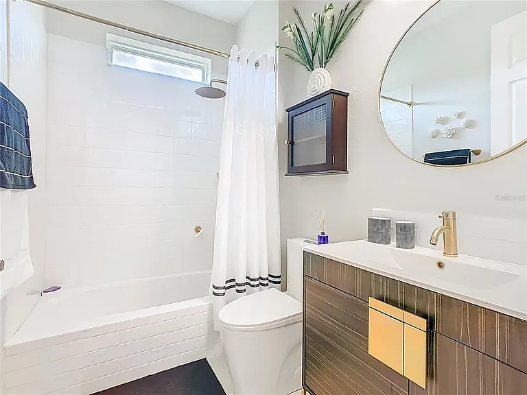 790 Carmel Ln — Photo 32