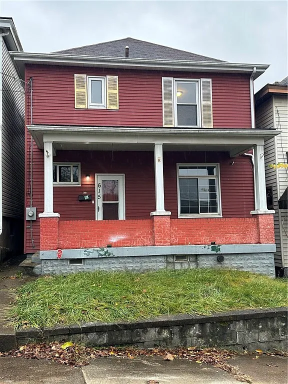 615 Division St photo 1