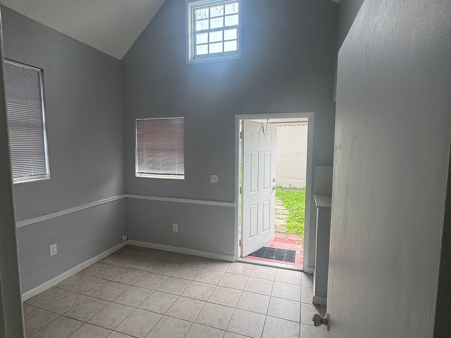 1 bed, 389 sqft, $1,600 — Photo 3