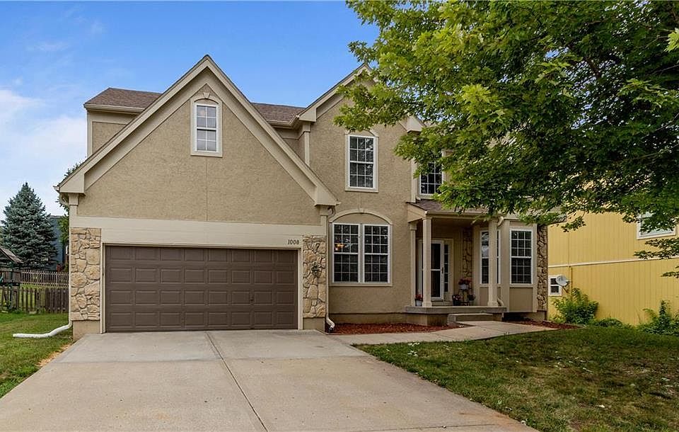 Beautiful 2 Story with new exterior paint