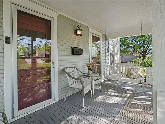 5th image of 9101 Holmes Rd