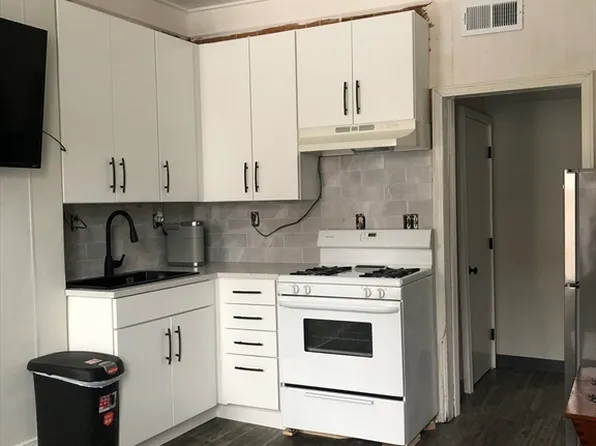 (undisclosed Address), Dorchester, MA 02125