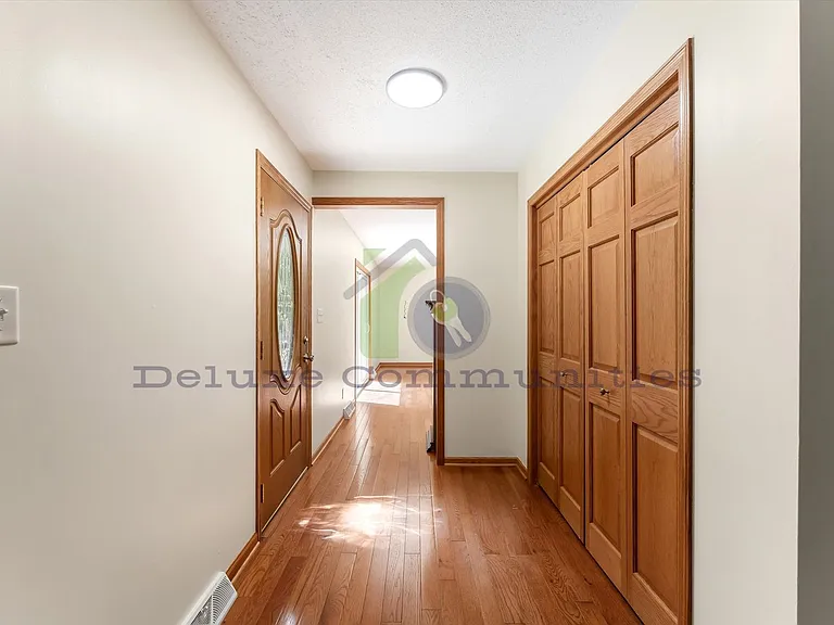 2660 Blackberry Ln NE — Photo 16