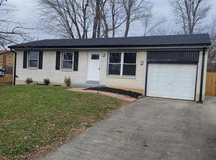 1046 Hillview Blvd, Louisville, KY 40229