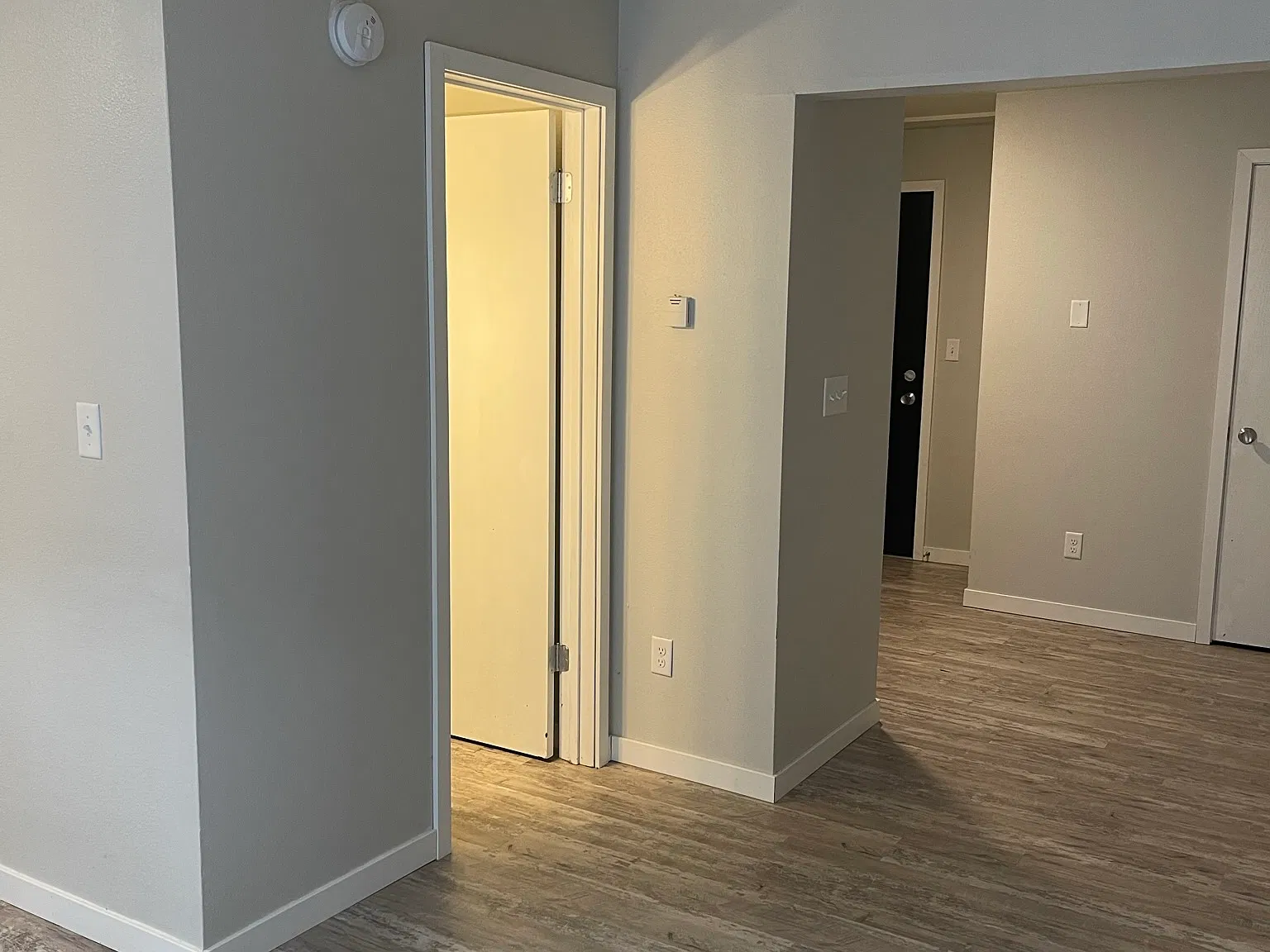 Studio, $1,068 — Photo 4
