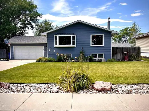 1414 Avenue O, Scottsbluff, NE 69361