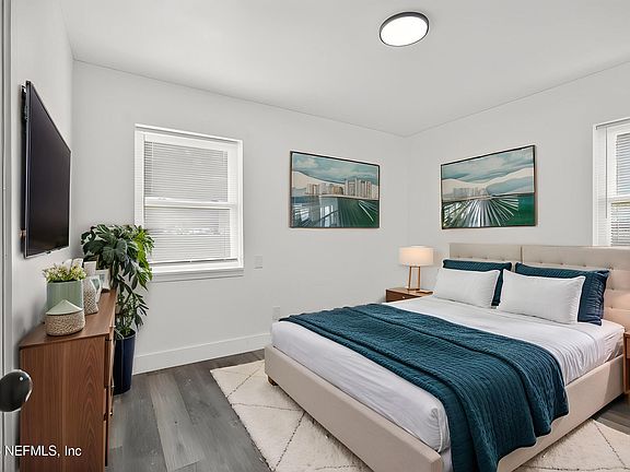 3rd image of 7139 GAILLARDIA Road S