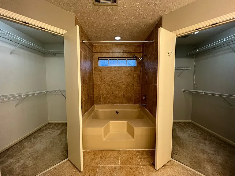 7117 Stamford Ct — Photo 11