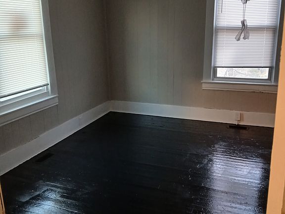 3rd image of 423 Church Ave SE #A