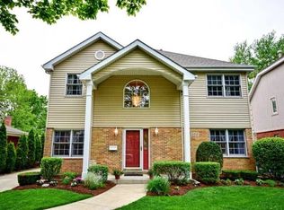 100 N Seminary Ave, Park Ridge, IL 60068