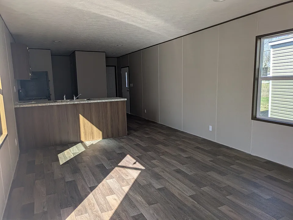 402 E Hector Ave #7