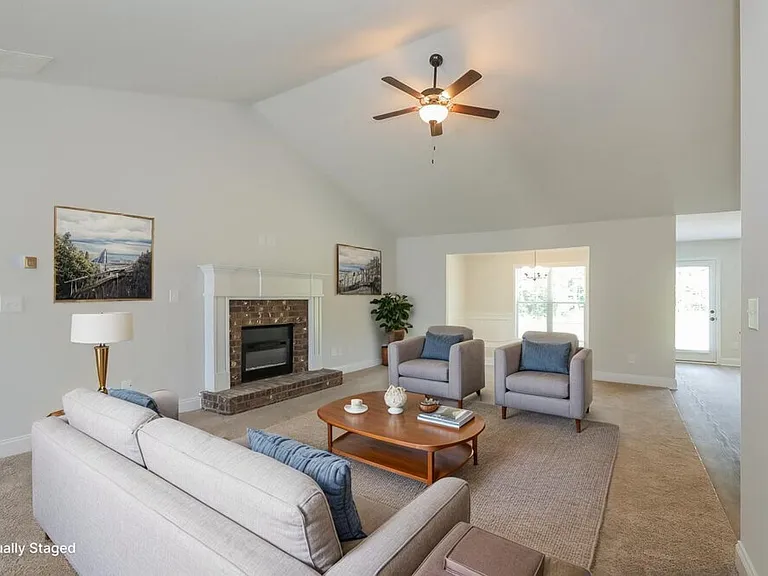 150 Heartland Cir — Photo 3