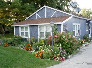 816 Armour Rd, Oconomowoc, WI 53066