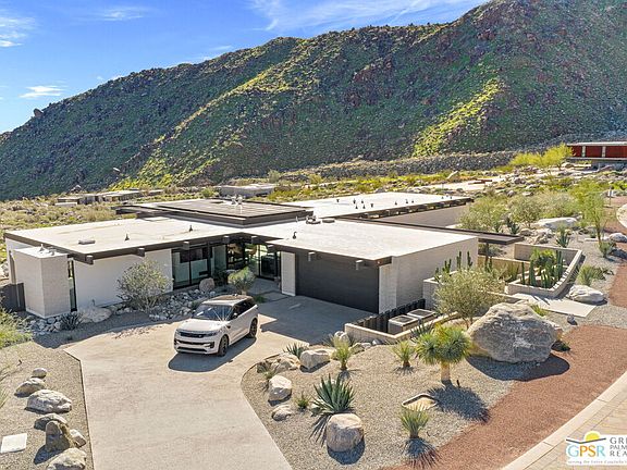 5th image of 2399 City View Dr
