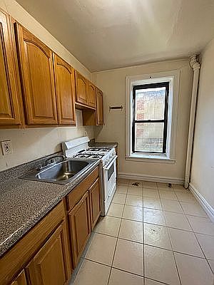 3rd image of 915 84th St #1E