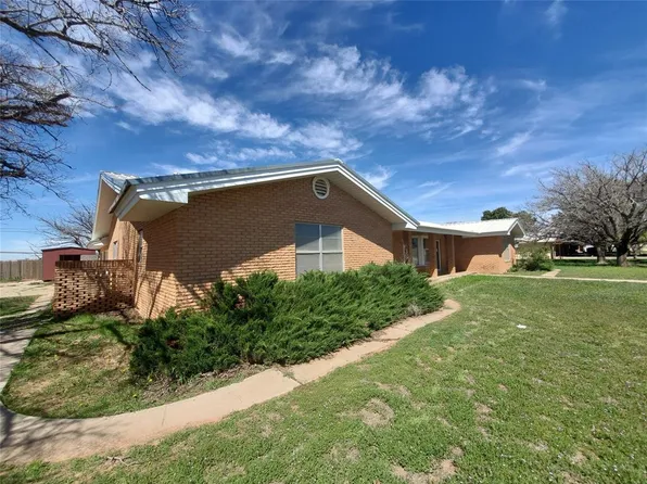 1501 Avenue M, Seagraves, TX 79359