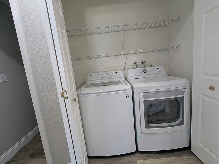 1297 Spring Valley Cmn — Photo 15