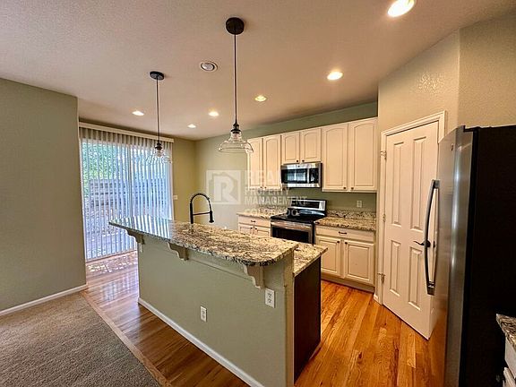 3rd image of 1500 Red Poppy Way
