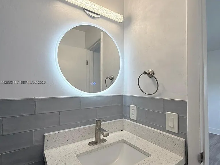 520 SW 5th St #2 — Photo 14
