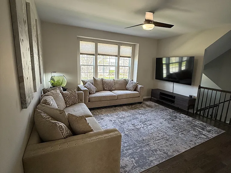 340 Sype Dr — Photo 3
