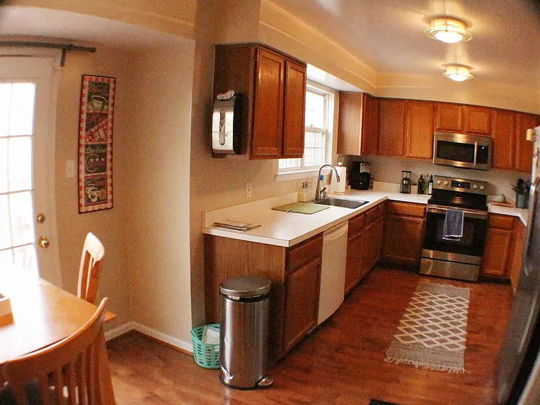 6012 Lands End Ln — Photo 8
