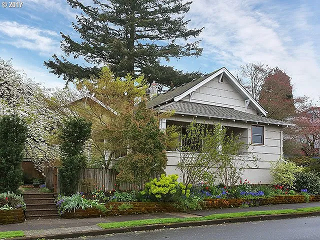536 SE 54th Ave photo 1