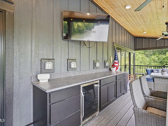 9th image of this home